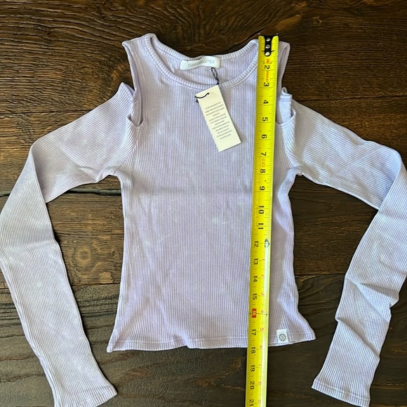 Daydreamer Long Sleeve Cold Shoulder Crop Top in Green Meadow Mineral - Picture 5 of 10